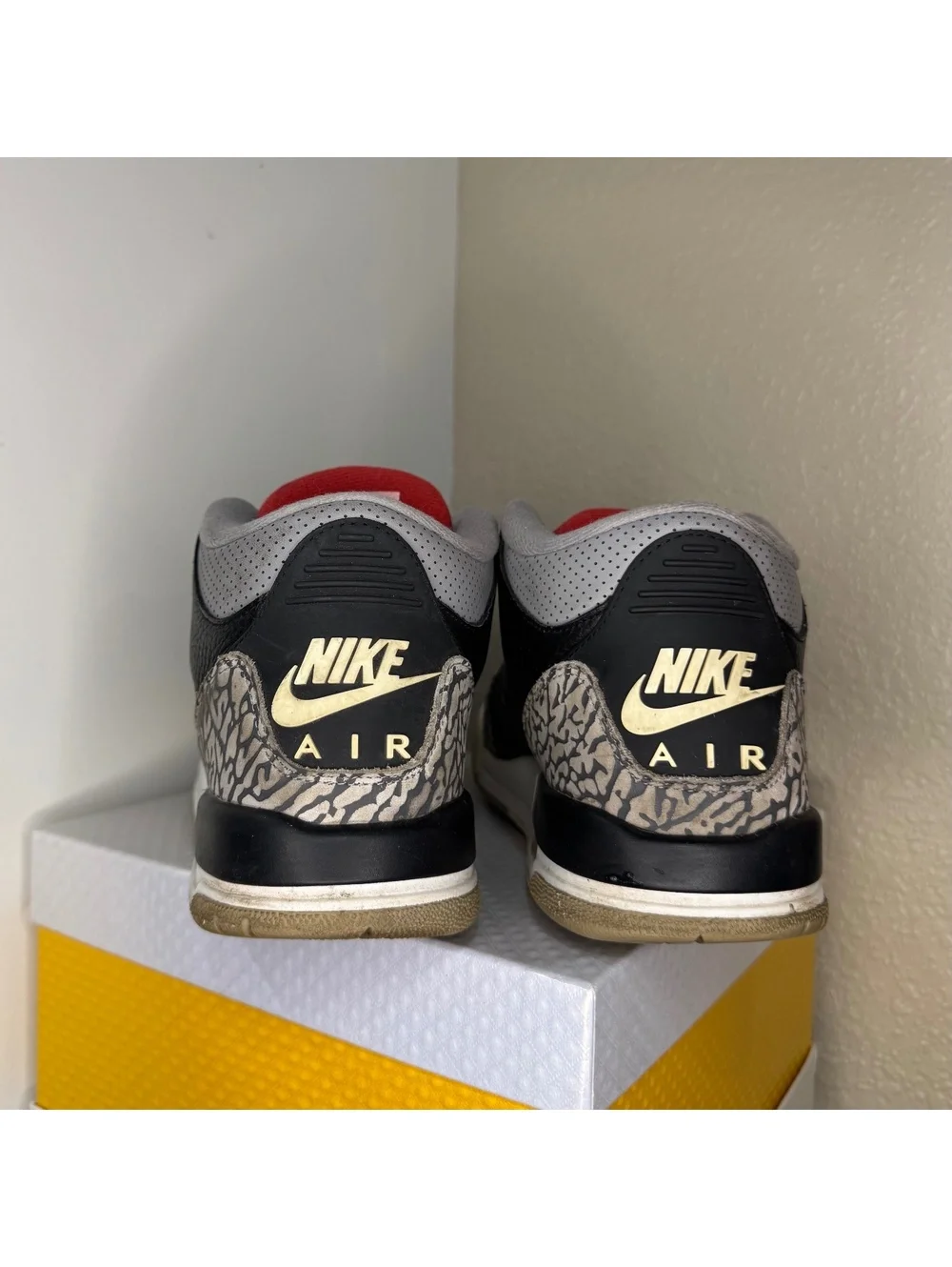 Nike Air Jordan 3 Retro Black Cement 2018 854261-001 Youth Size 7Y No Box